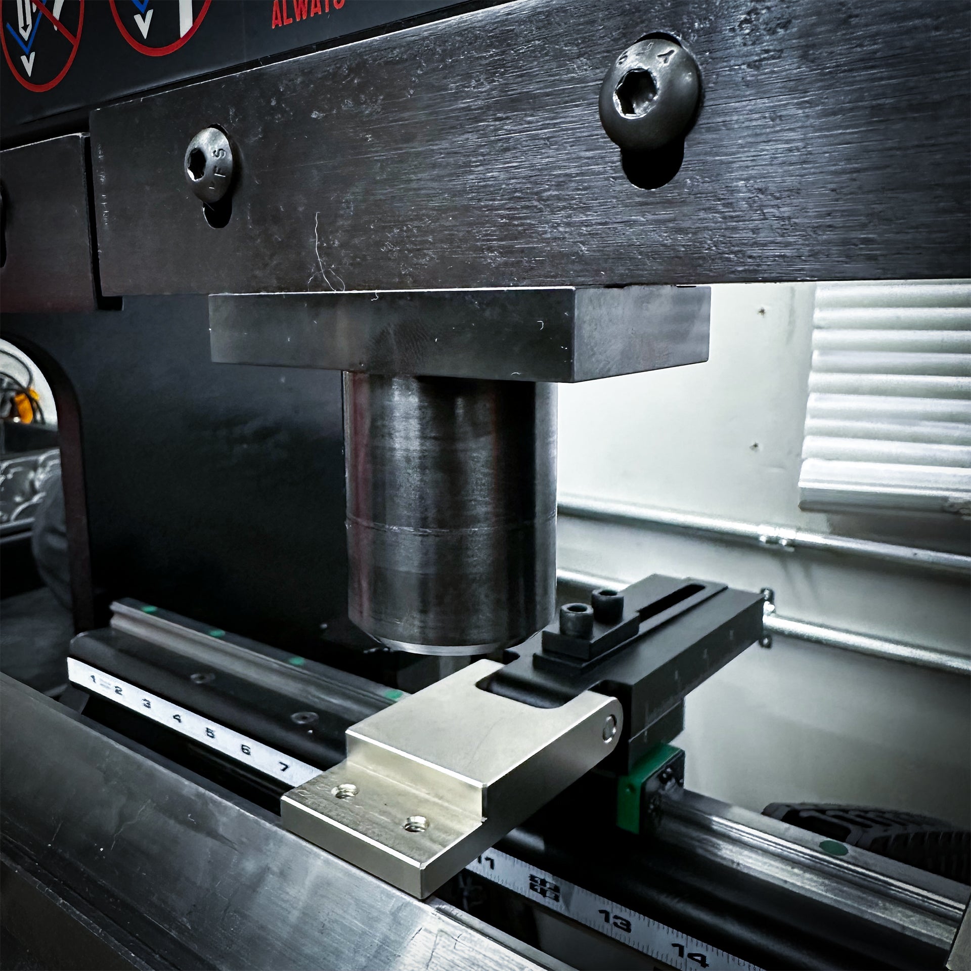 Press Tool - Langmuir Pressbrake Titan 25T