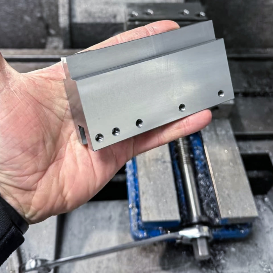 Tool Die Extender/Holder – Langmuir Pressbrake Titan 25T